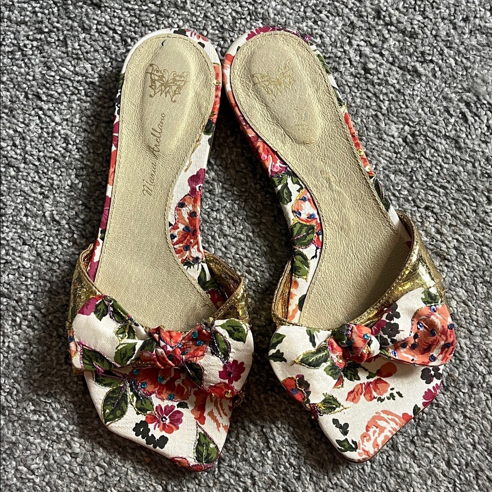Floral sandals with Bow Accent